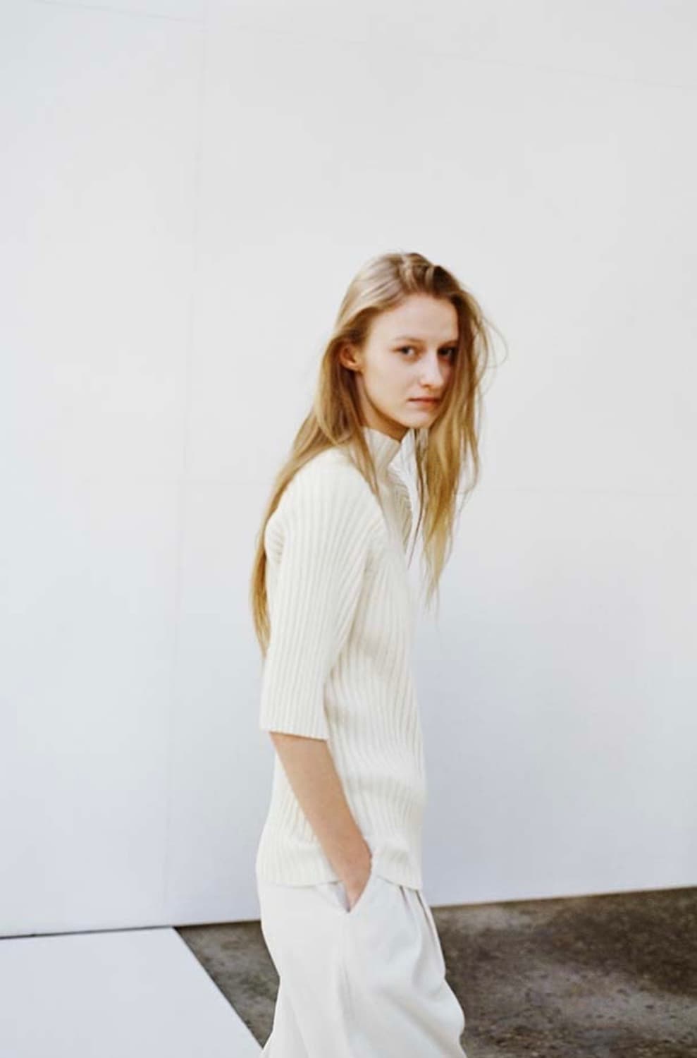 RIBBED MOCK NECK HALF SLEEVES TOP 상품이미지1