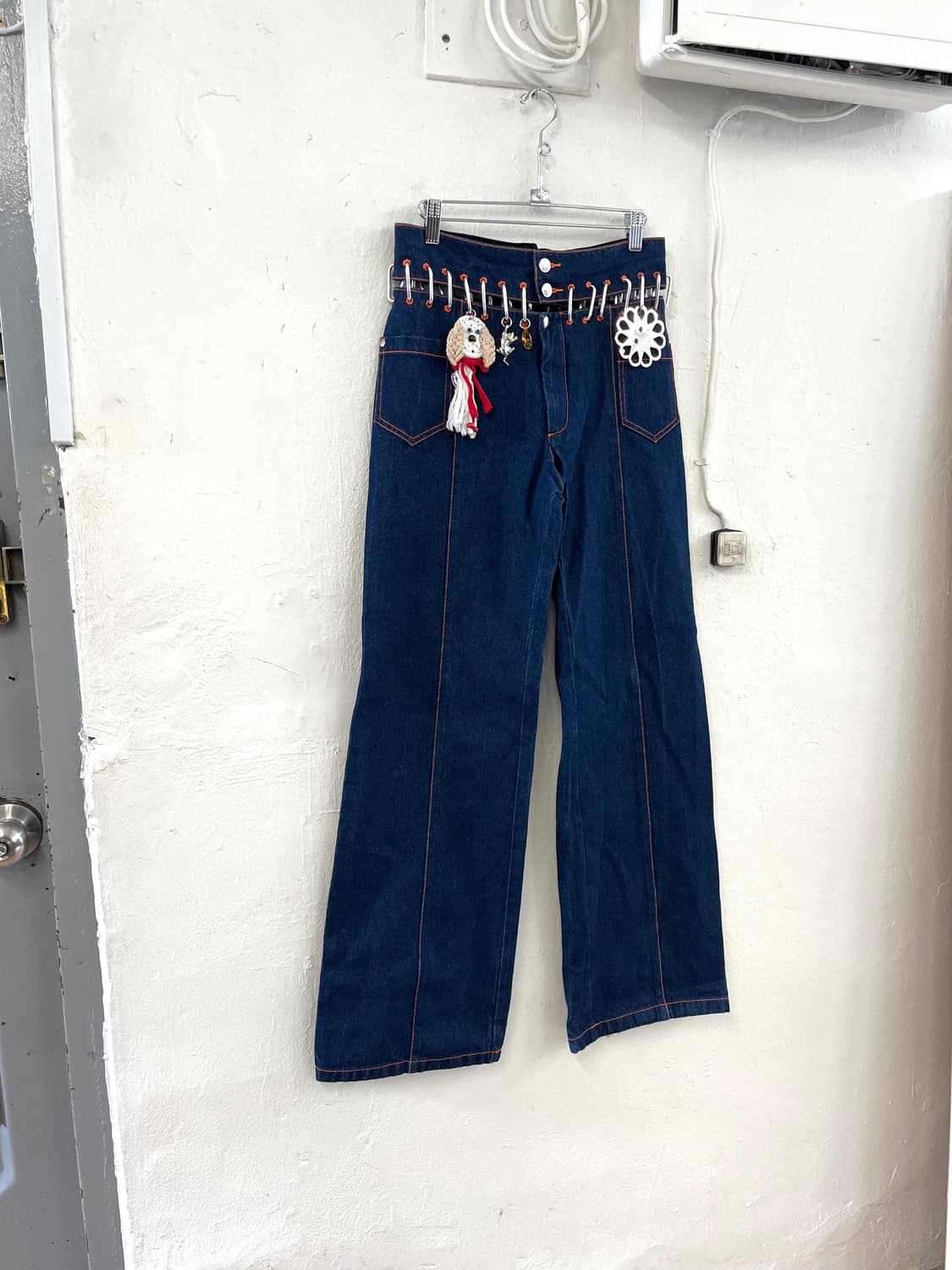 초포바 로위나 2023AW 카라비너 데님 팬츠 상품이미지3