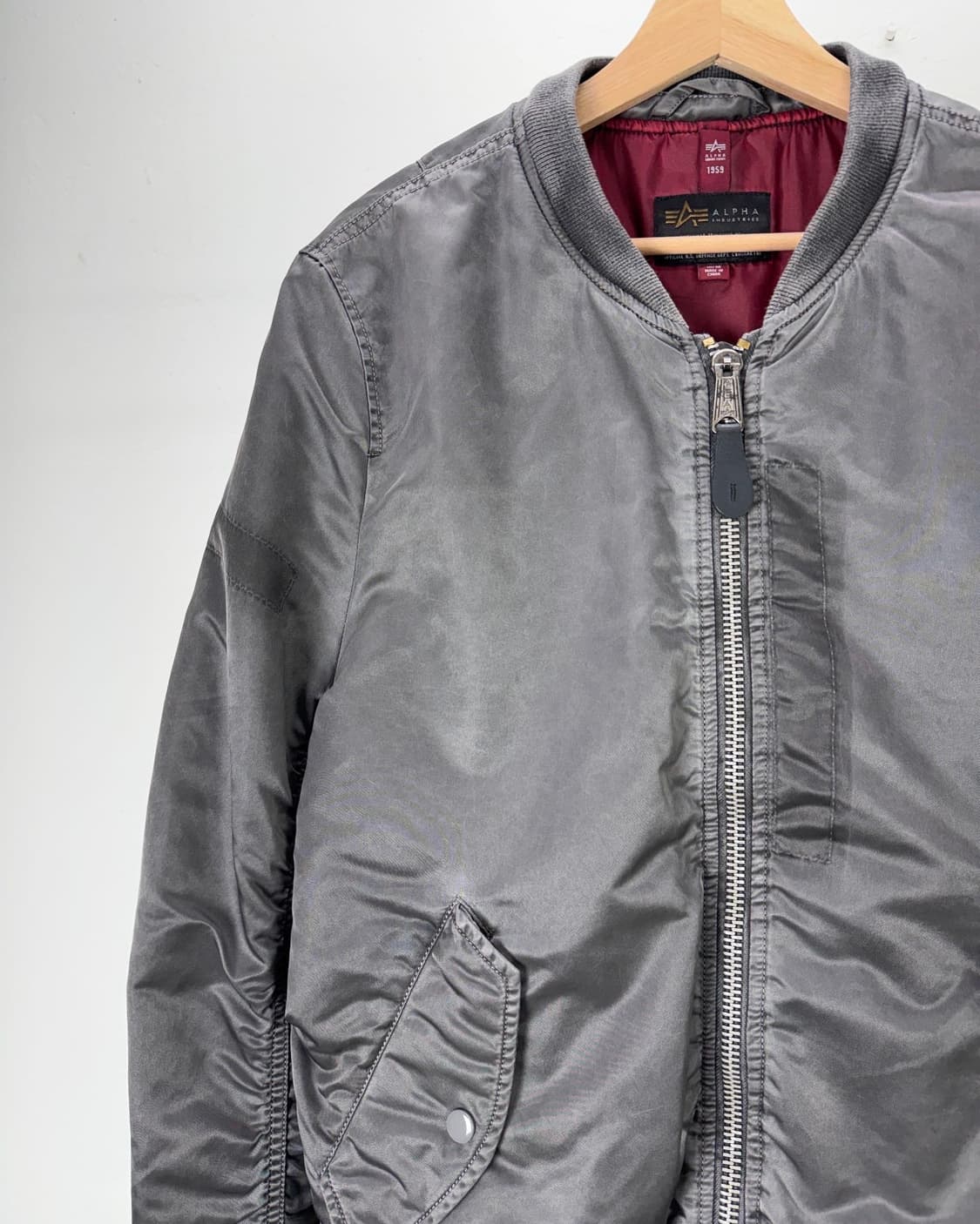 알파 인더스트리 건메탈 플라이트 블러드 칫 ma-1 자켓 상품이미지2