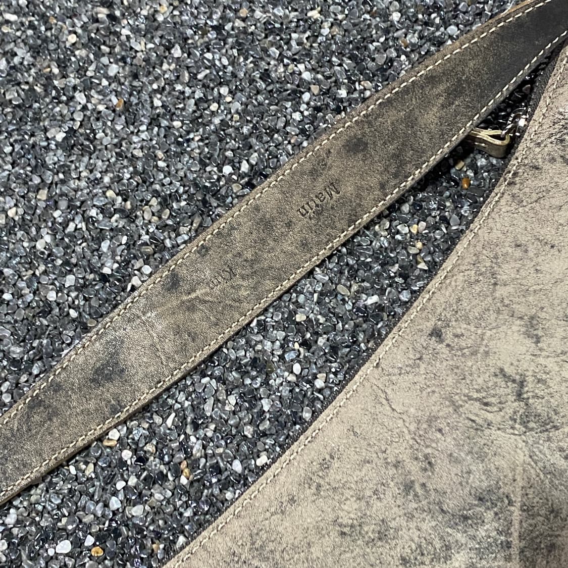 마뗑킴 지퍼 레더 라운드 백 B4267 상품이미지4