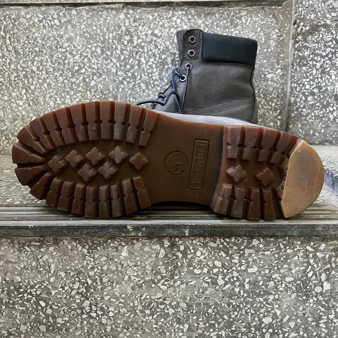 팀버랜드 6인치 프리미엄 워터프루프 부츠 다크 그레이 상품이미지8