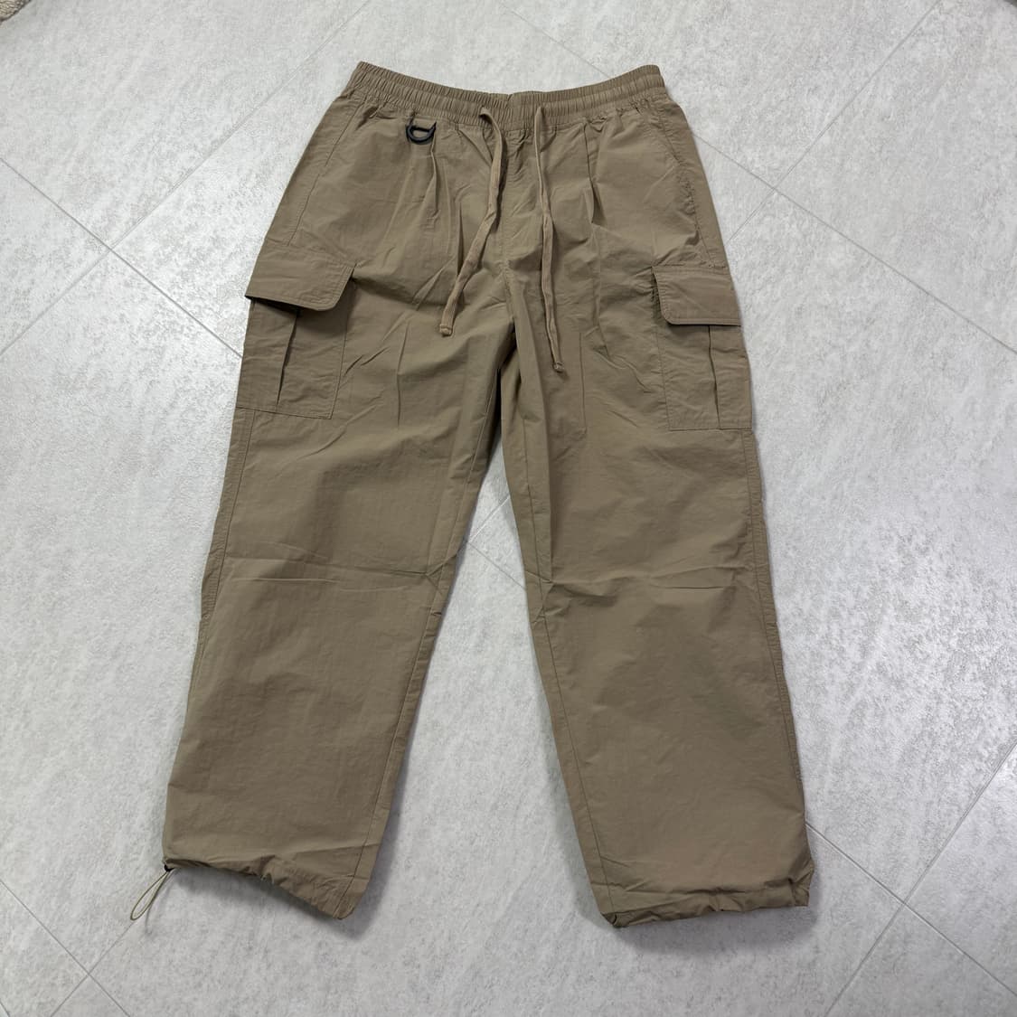 모더먼트 나일론 세미와이드 스트링 카고팬츠 베이지 XL 새제품 상품이미지2