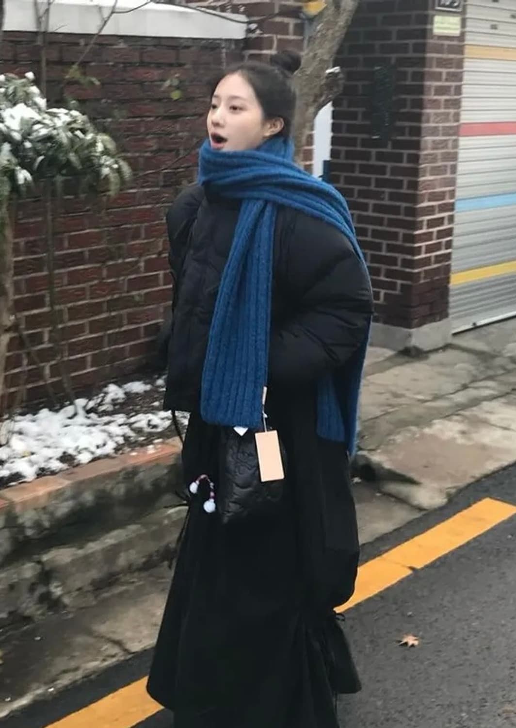 시눈 Sinoon 헤어리 코지 머플러 (블루) 상품이미지1