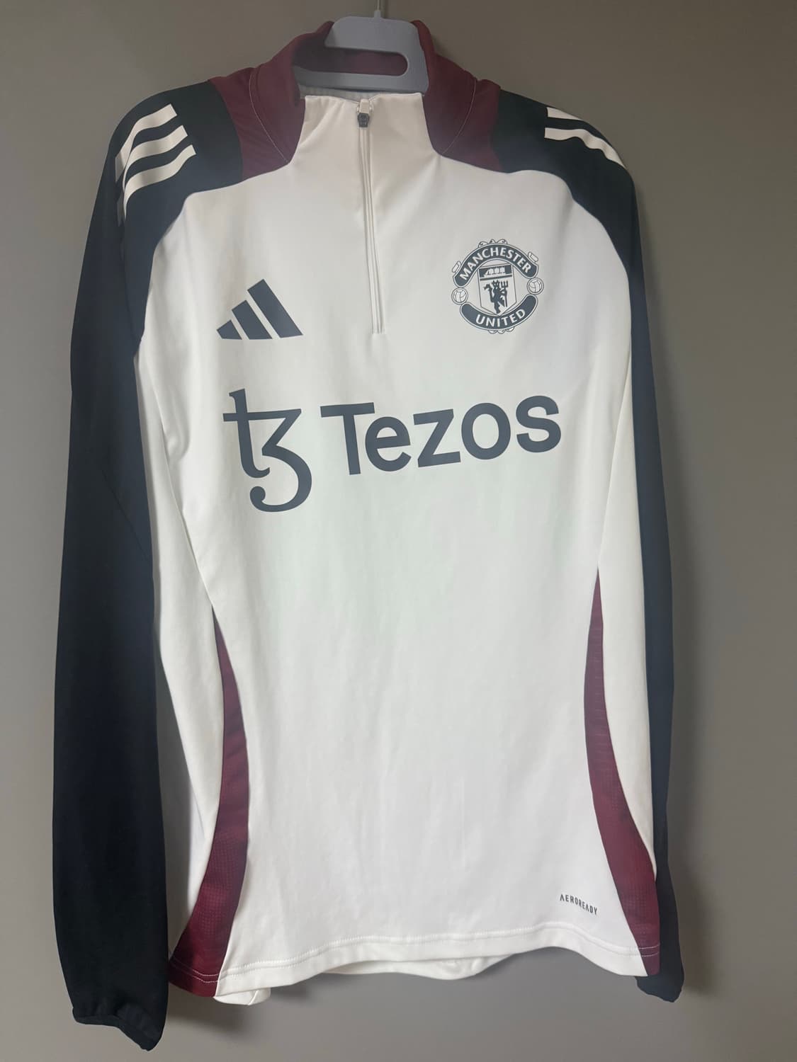 아디다스 맨체스터 유나이티드 티로 24 트레이닝 탑 오프 화이트 블랙 상품이미지2