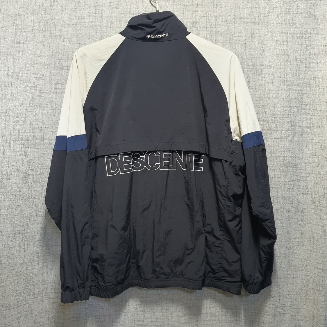 데상트 남성 컬러블록 우븐 바람막이  상품이미지2