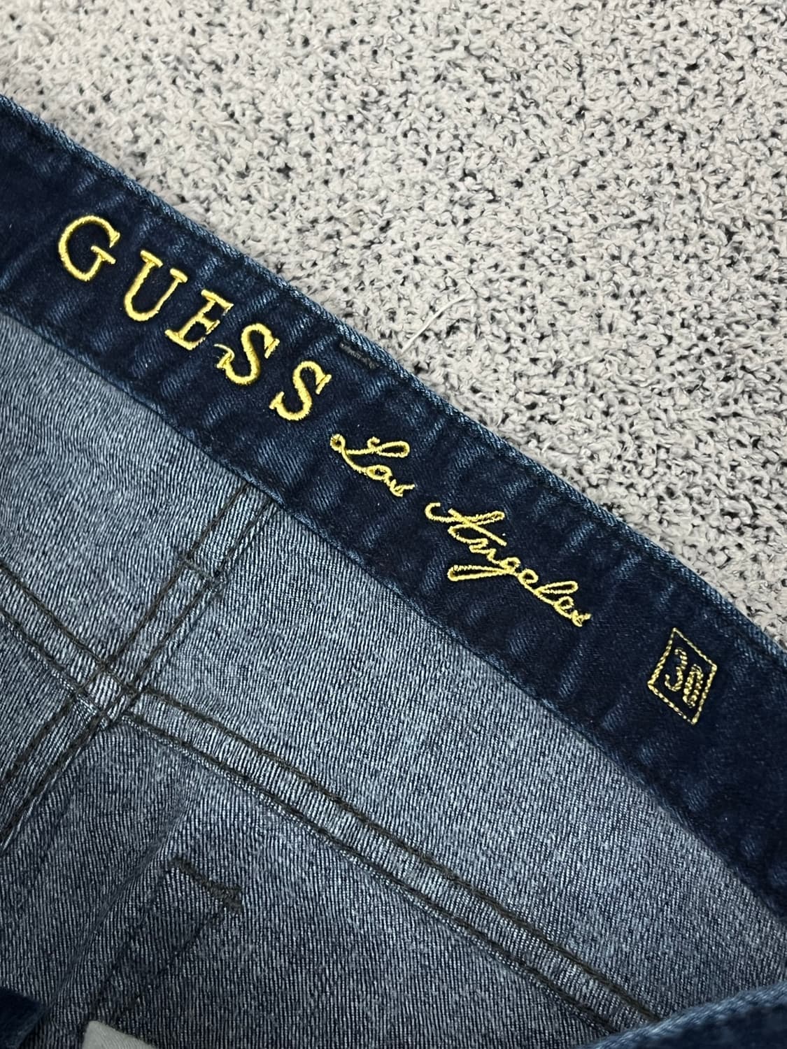 (30) 게스 슬림핏 금장 데님 팬츠 상품이미지3