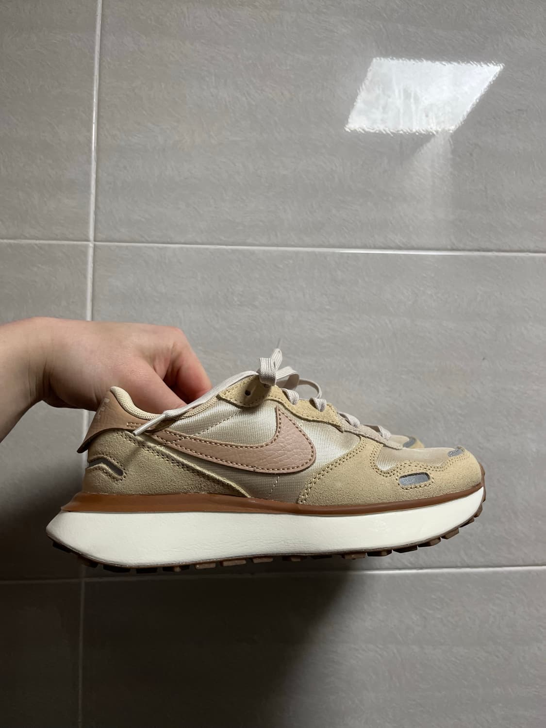 나이키 와플 피닉스 스니커즈 상품이미지1