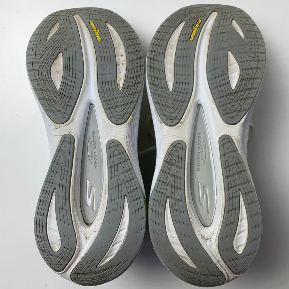 [240/정품] 스케쳐스 맥스쿠션 프로펄션 여성 운동화 신발
 상품이미지6