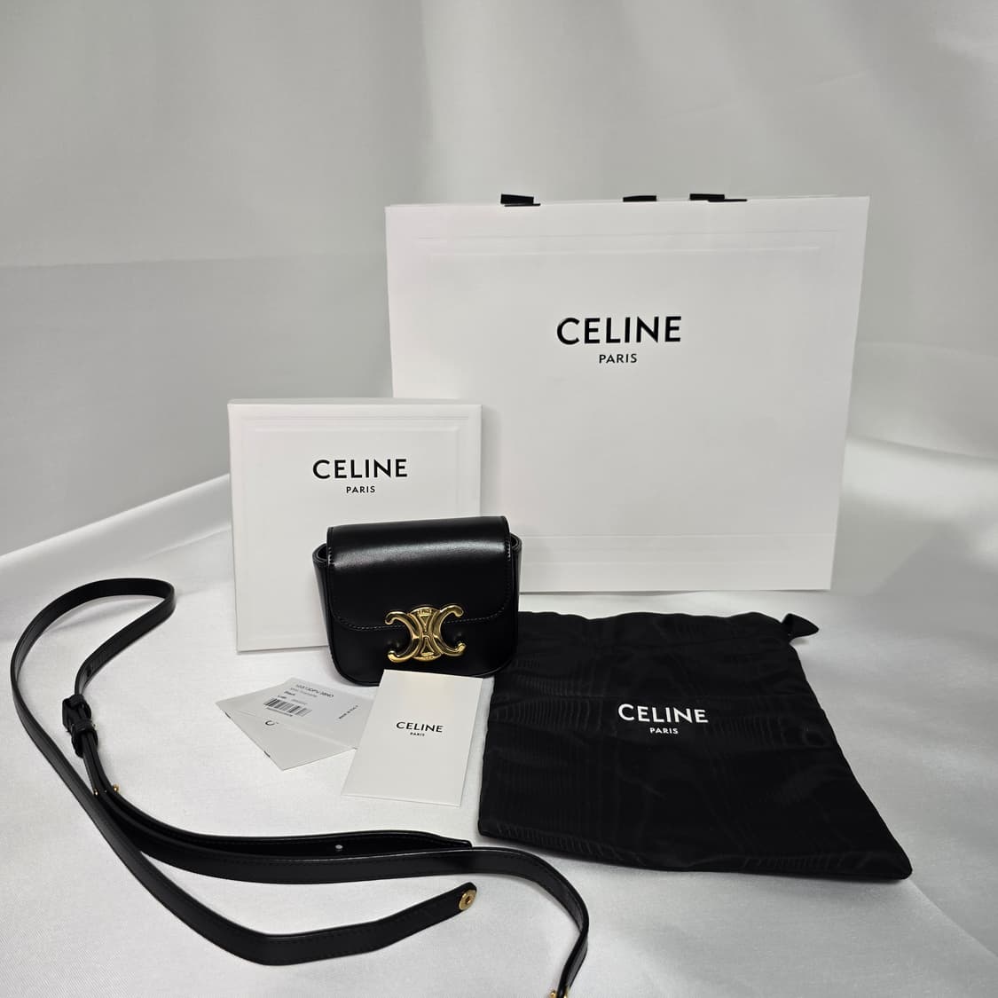 셀린느 미니 클로드 백 샤이니 카프스킨 블랙 상품이미지1