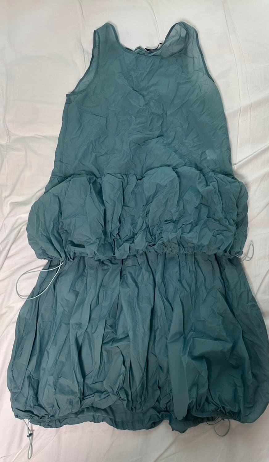 아모멘토 스트링 볼륨 드레스 스카이블루 상품이미지5