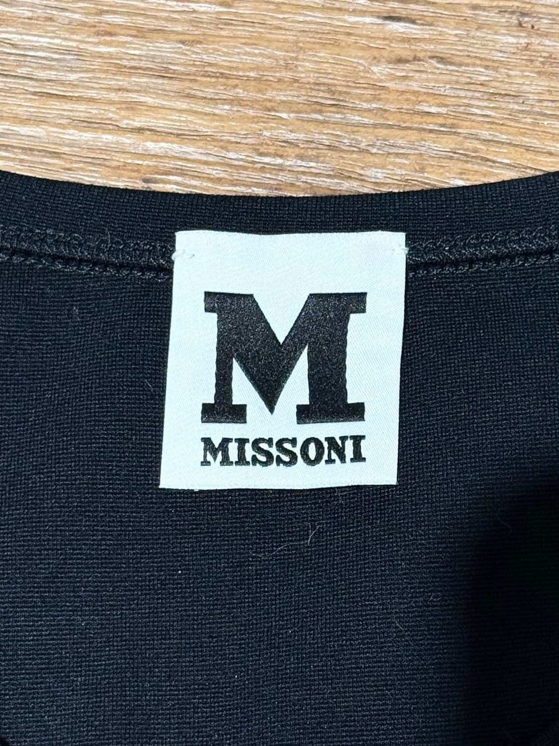 미쏘니 블랙 트위스트 드레이프 미디 원피스 상품이미지7