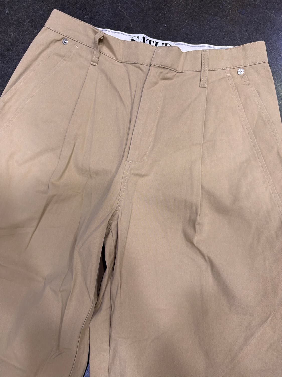 세터 와이드 2 핀턱 와이드핏 치노팬츠 베이지 M 상품이미지3