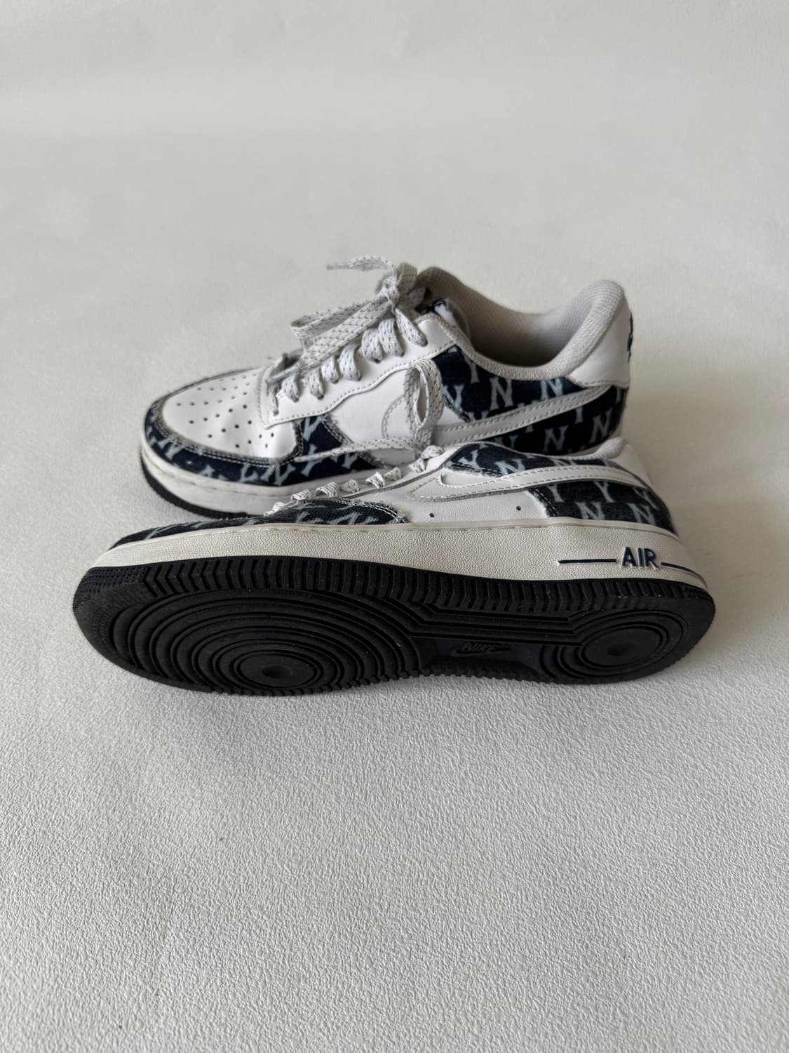 [235]나이키(NIKE) NY 모노그램 에어포스1 로우 상품이미지6
