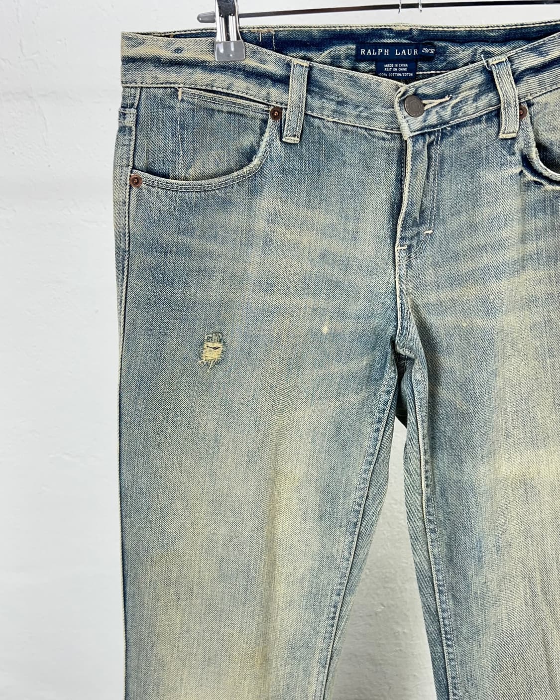 폴로 랄프로렌 덩가리 디스트레스 라이트 워시 플레어 데님 팬츠 상품이미지2