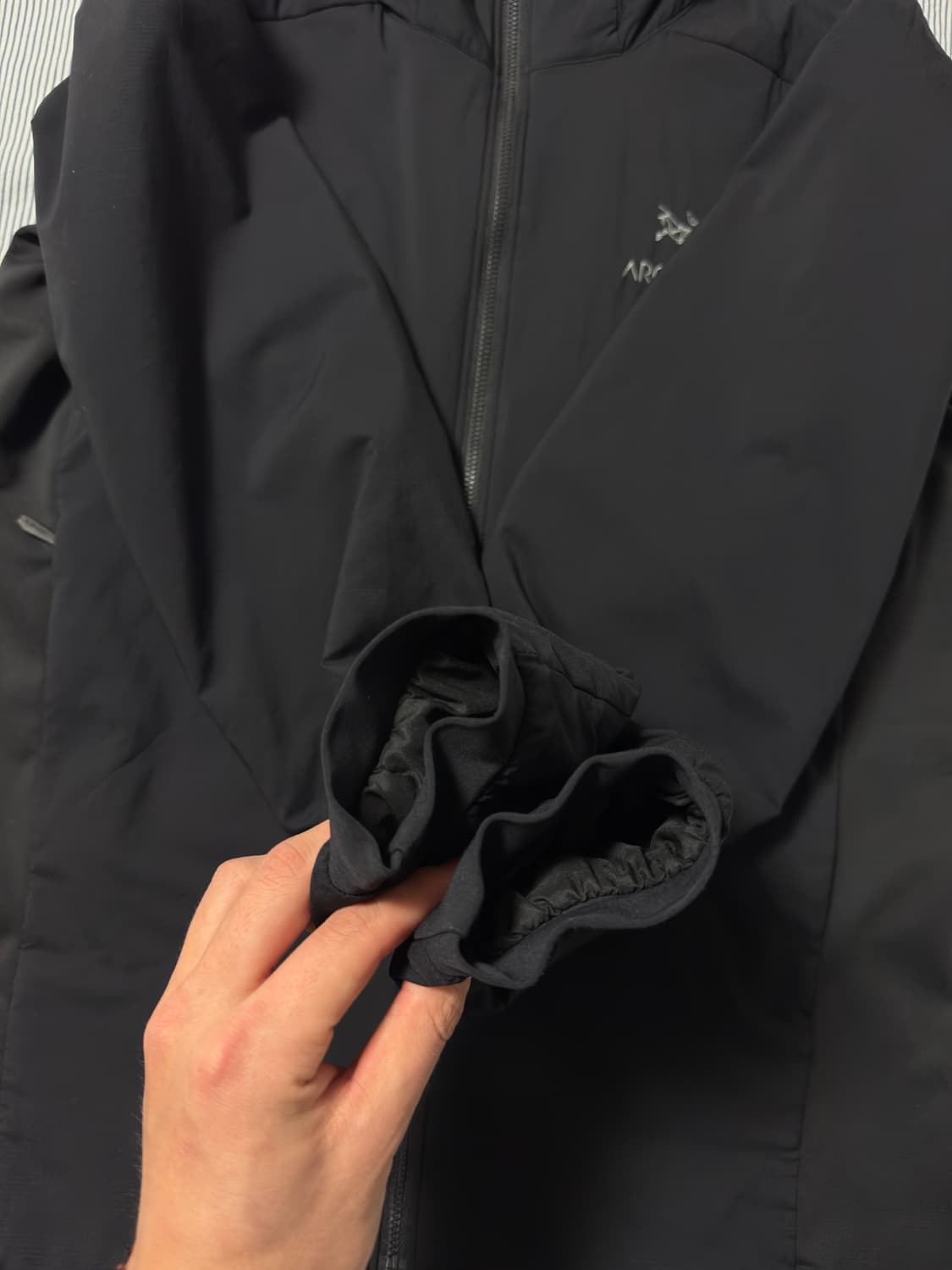 (S급/택보유) 아크테릭스 아톰 후디 블랙 M 상품이미지8