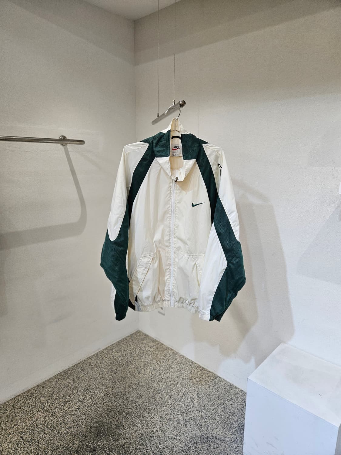 나이키 올드스쿨 바람막이 상품이미지1