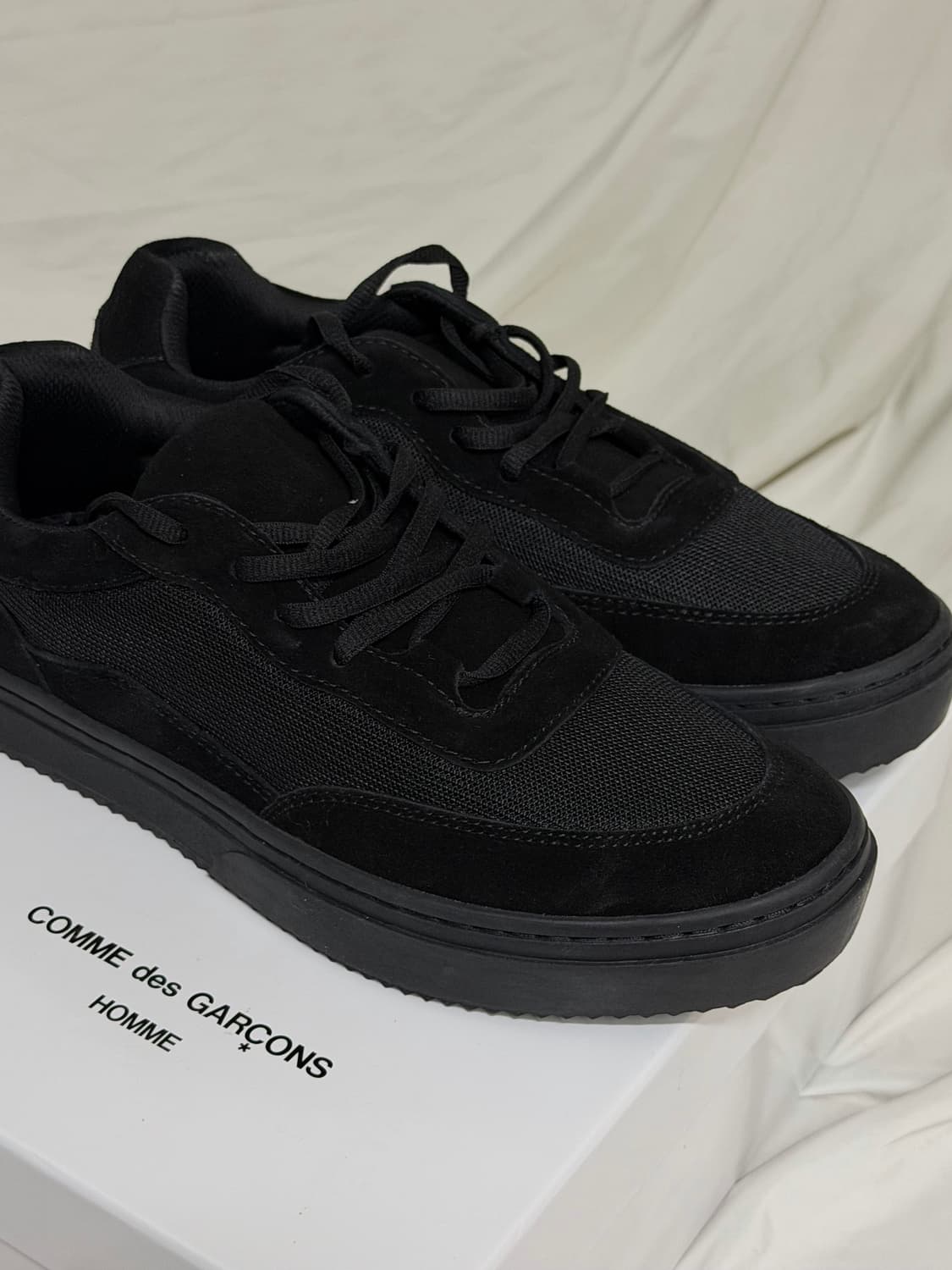 꼼데가르송 옴므 블랙 스니커즈 상품이미지2