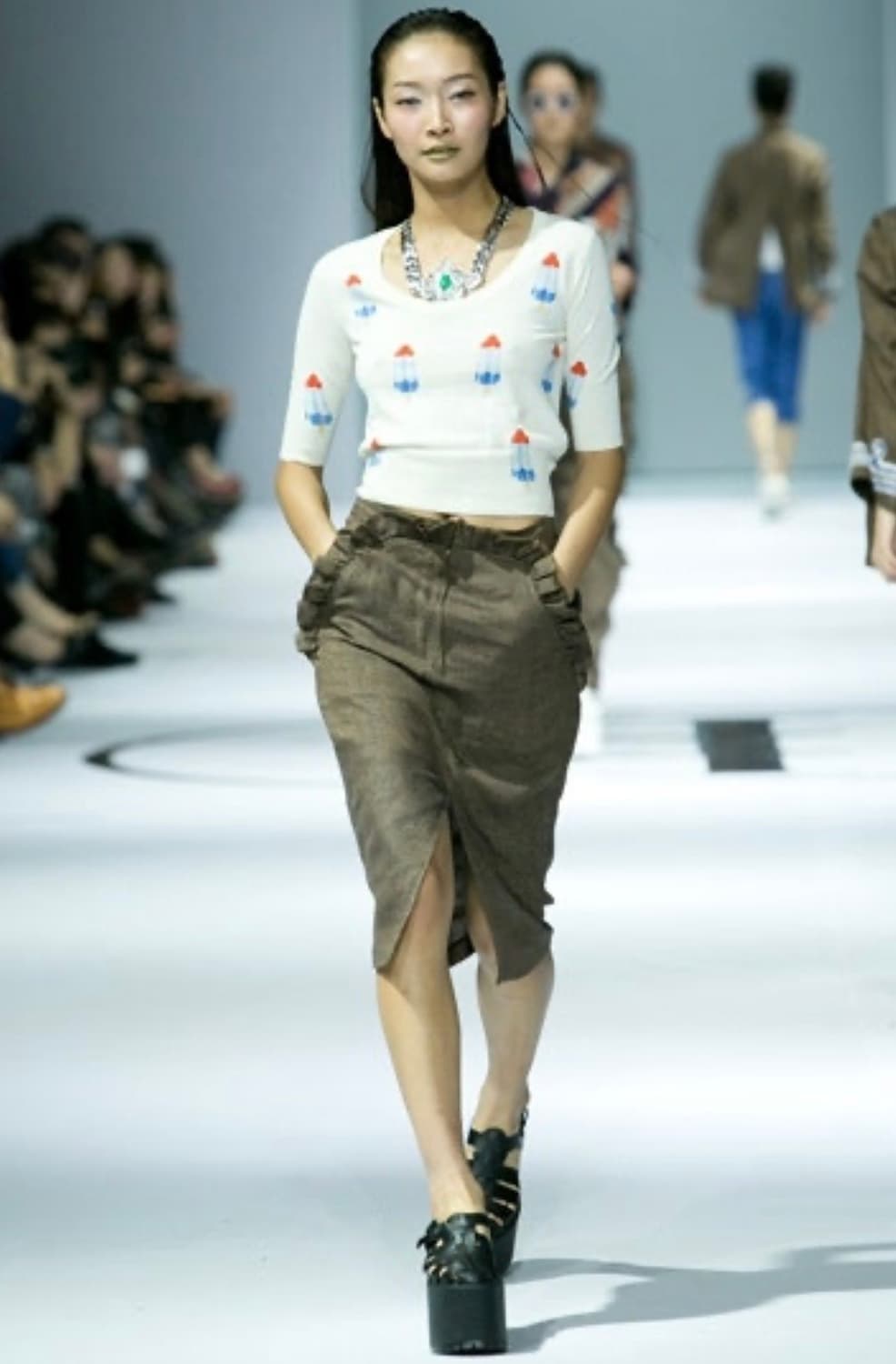 푸시버튼 니트 상품이미지4