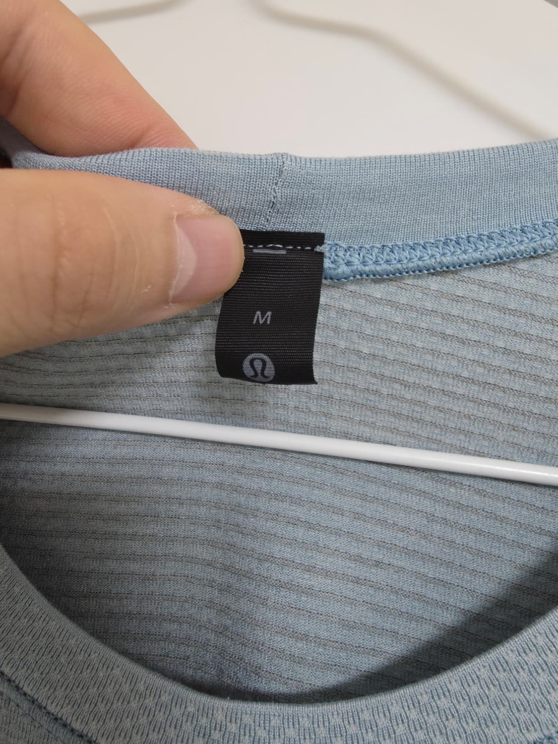 온러닝 메탈 벤트 테크 m 반팔 상품이미지2