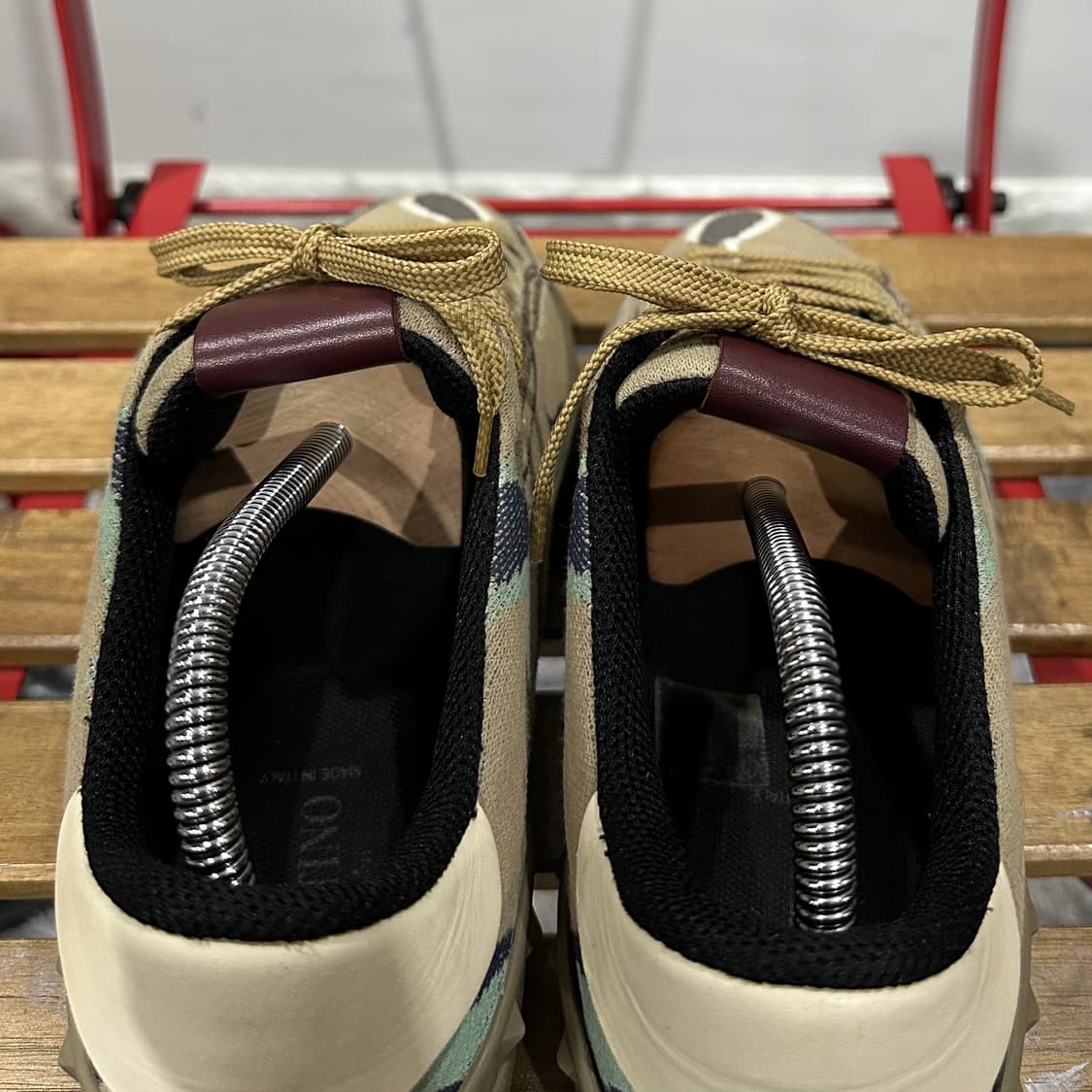 EU39) 발렌티노 운동화 남성 남자 신발 카모플라쥬 스터드 상품이미지5