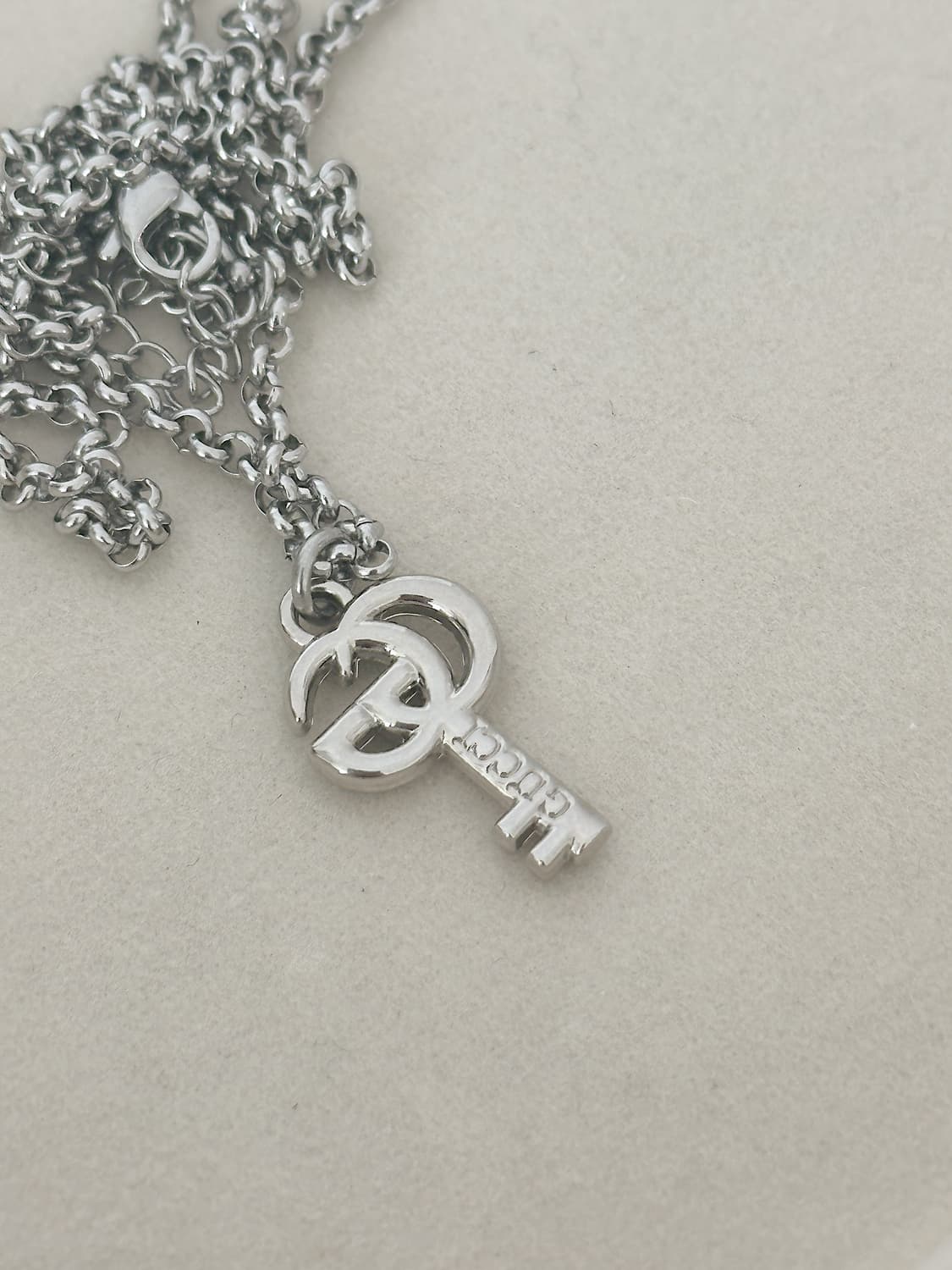 구찌 키 팬던트 실버 목걸이 상품이미지2