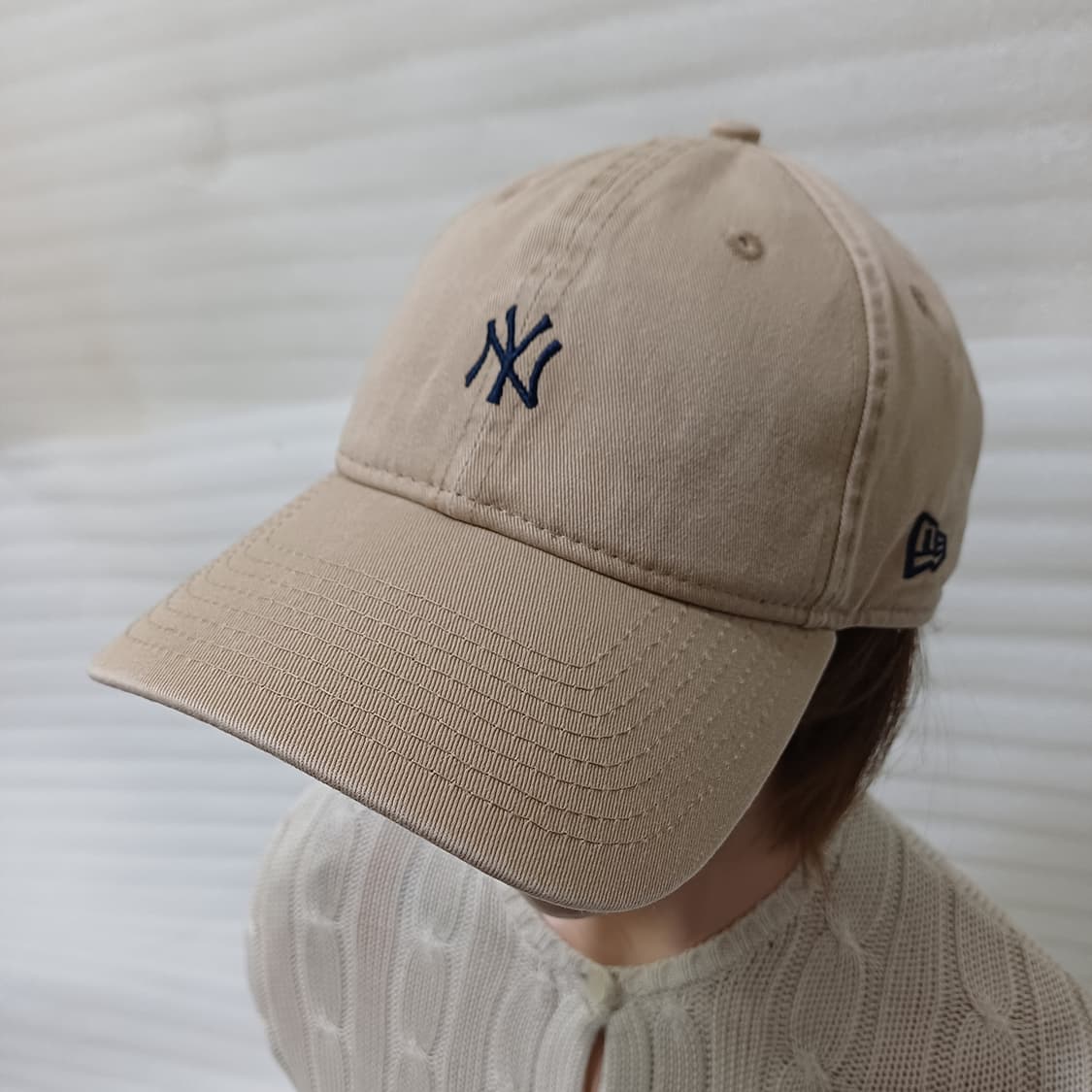 뉴에라 공용 언스트럭쳐 뉴욕양키스 볼캡 모자 스몰로고 베이지 사랑봉봉 상품이미지1