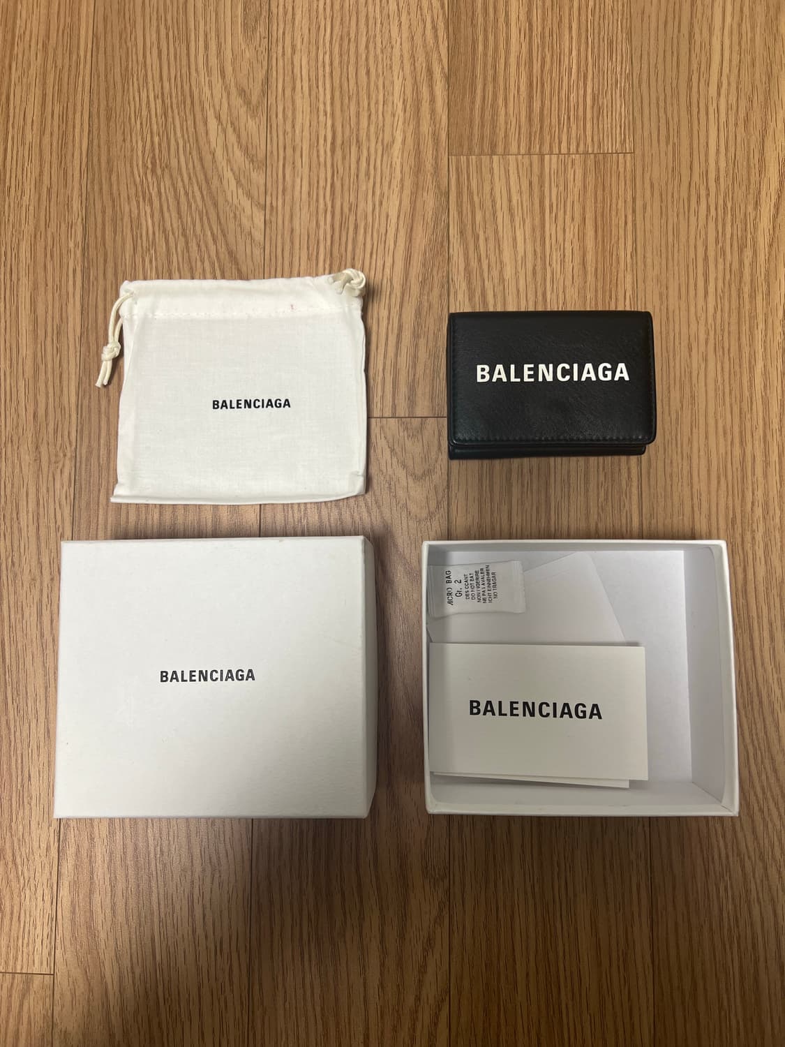 발렌시아가 반지갑 상품이미지1