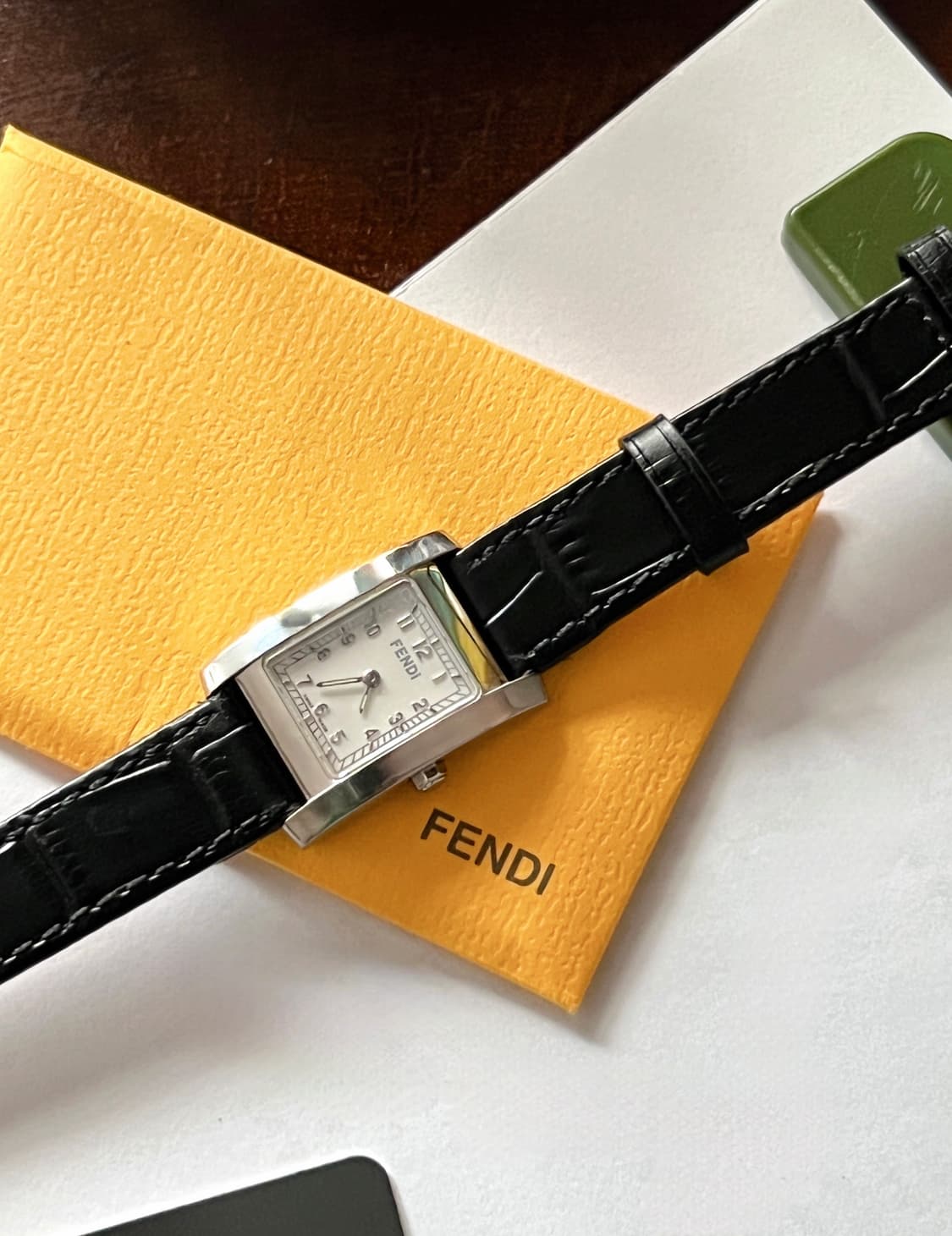 FENDI  스퀘어 화이트 다이얼 펜디 여성 시계 상품이미지7