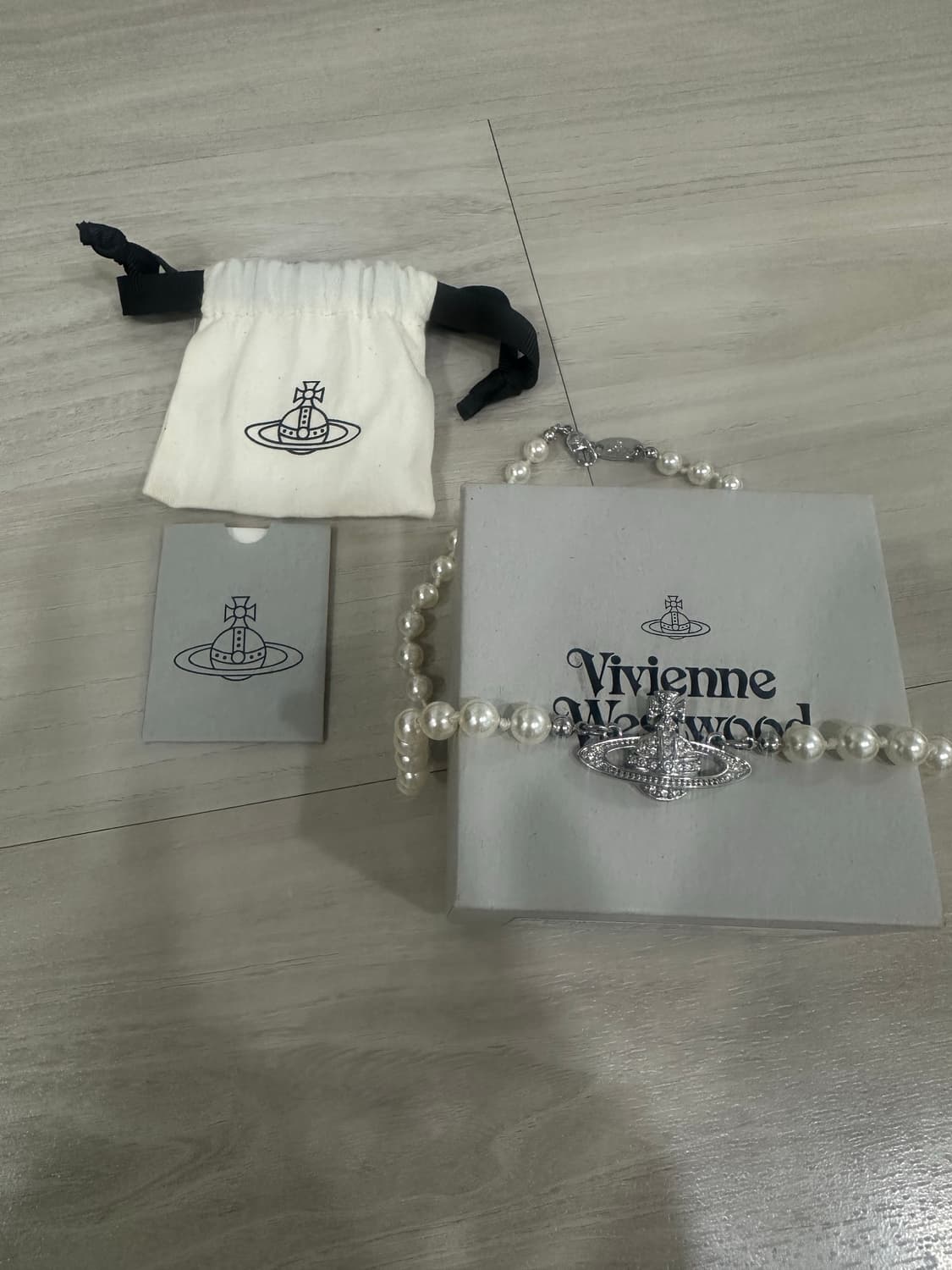 비비안웨스트우드 미니 바스 릴리프 진주 초커 목걸이 상품이미지1