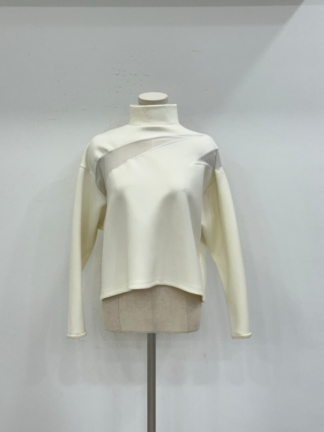 자라 화이트 목폴라 상품이미지1