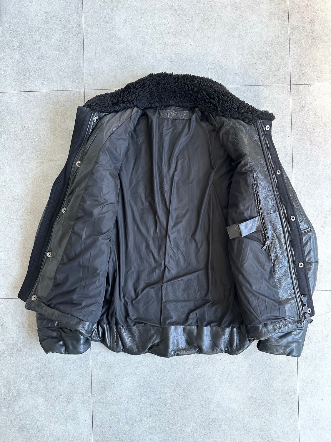 닐바렛 하이넥 버클 램스킨 레더 패딩 봄버 상품이미지8