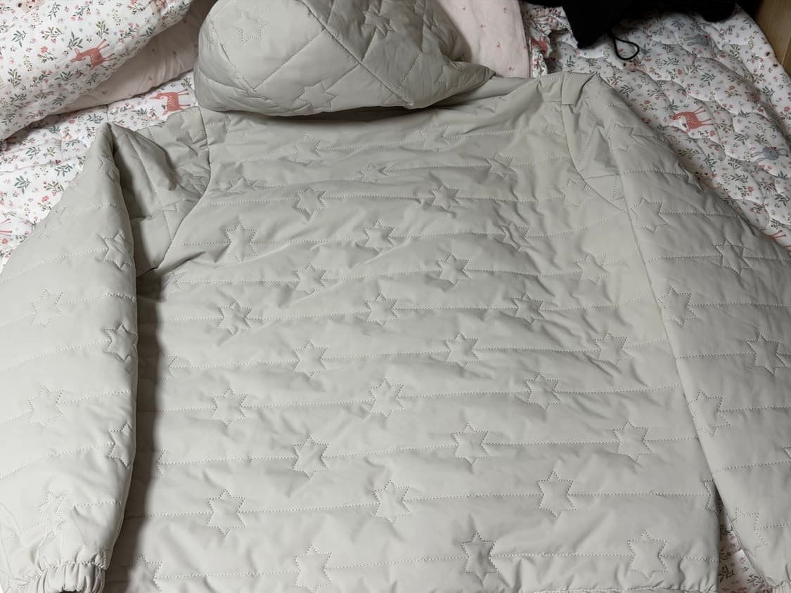 [새상품] 코이세이오 플러피 라이트 경량 후드 패딩 아이보리 상품이미지2