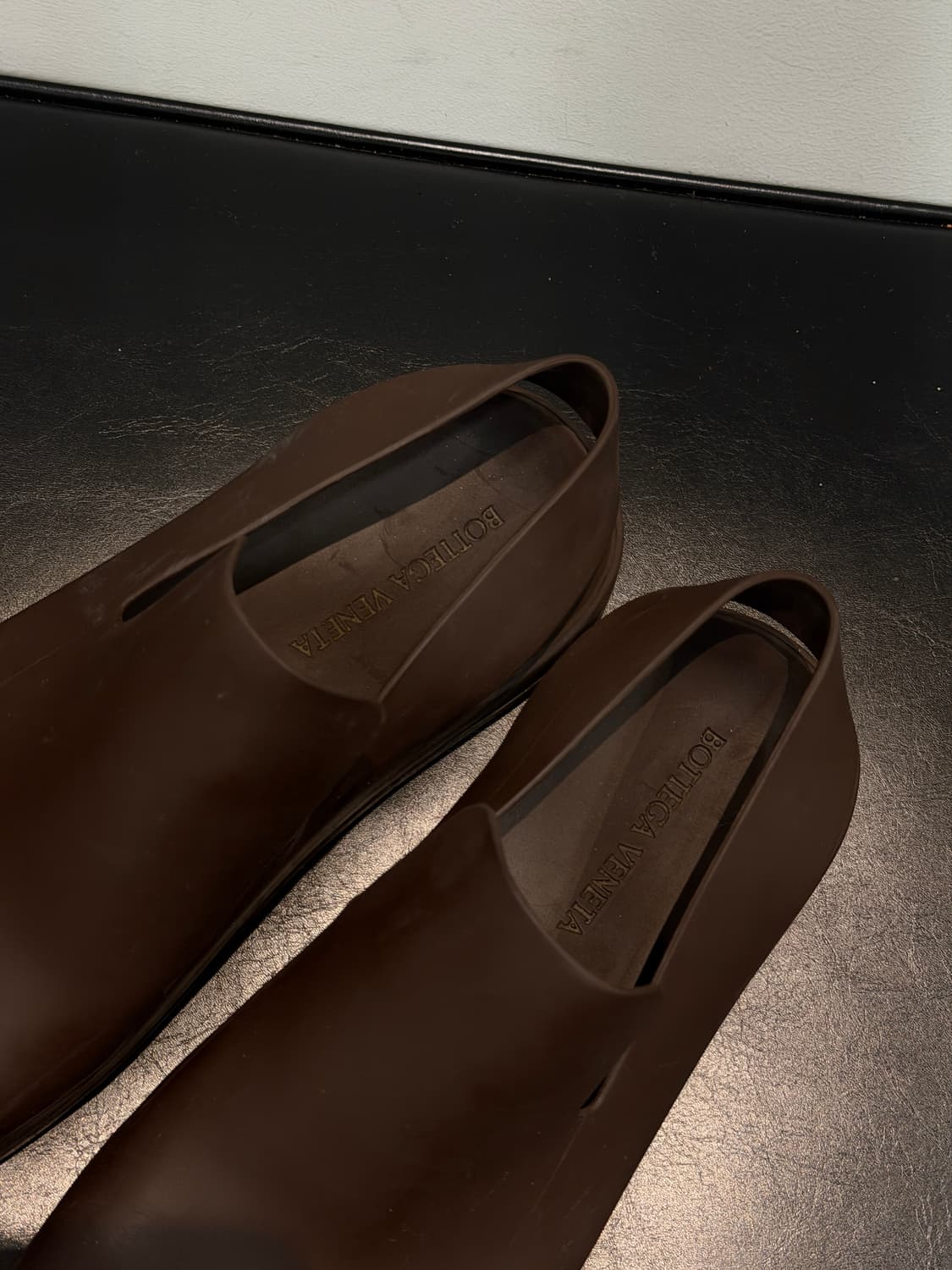 보테가 베네타 퍼들 샌들 캠핑290(44) 상품이미지2