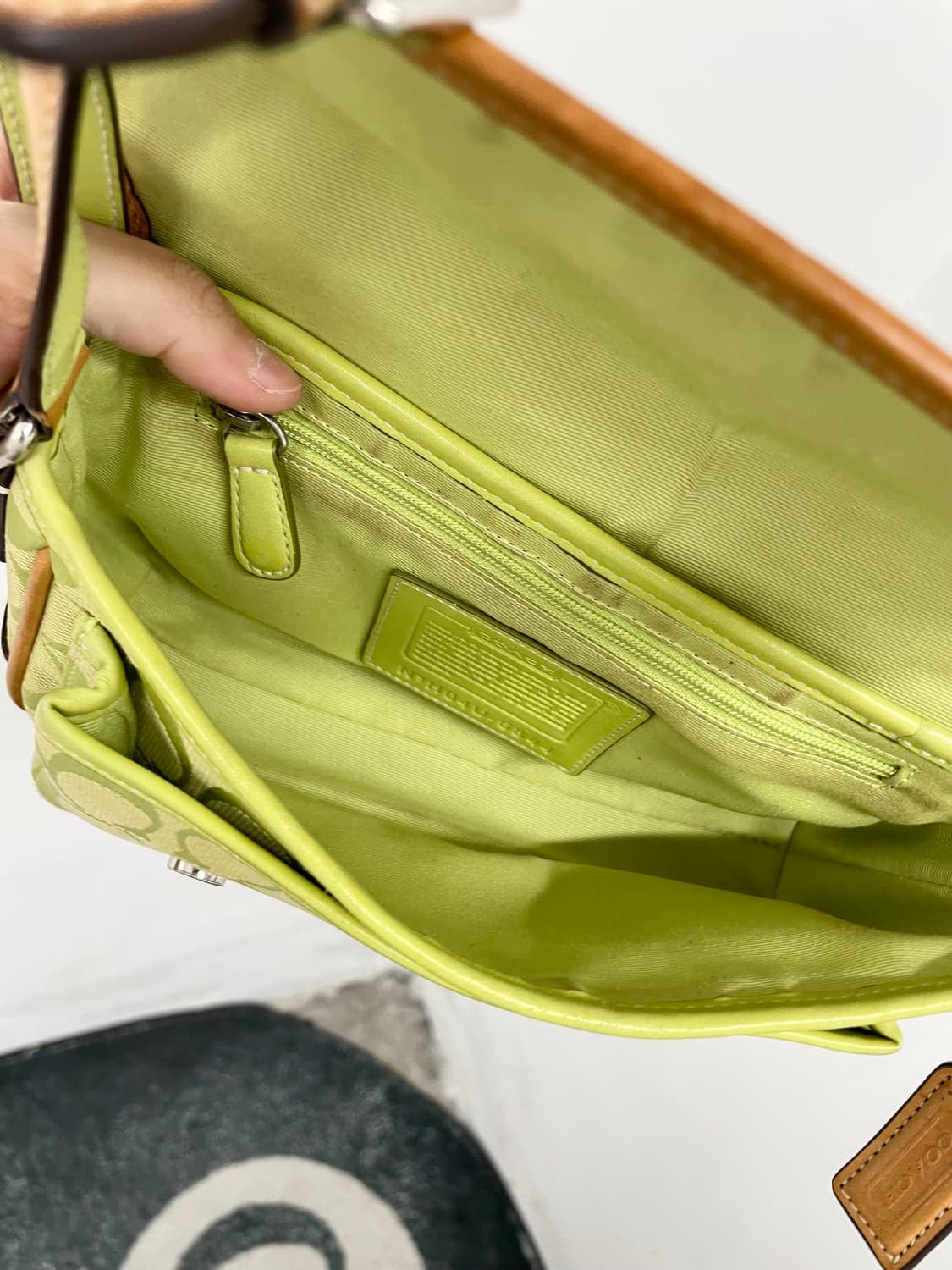 페어리 라임 코치 자카드 버클 크로스백 *레어 상품이미지9