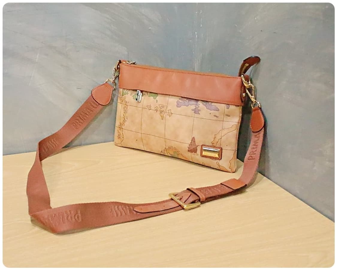 프리마클라쎄 빈티지 가죽 크로스백 상품이미지1