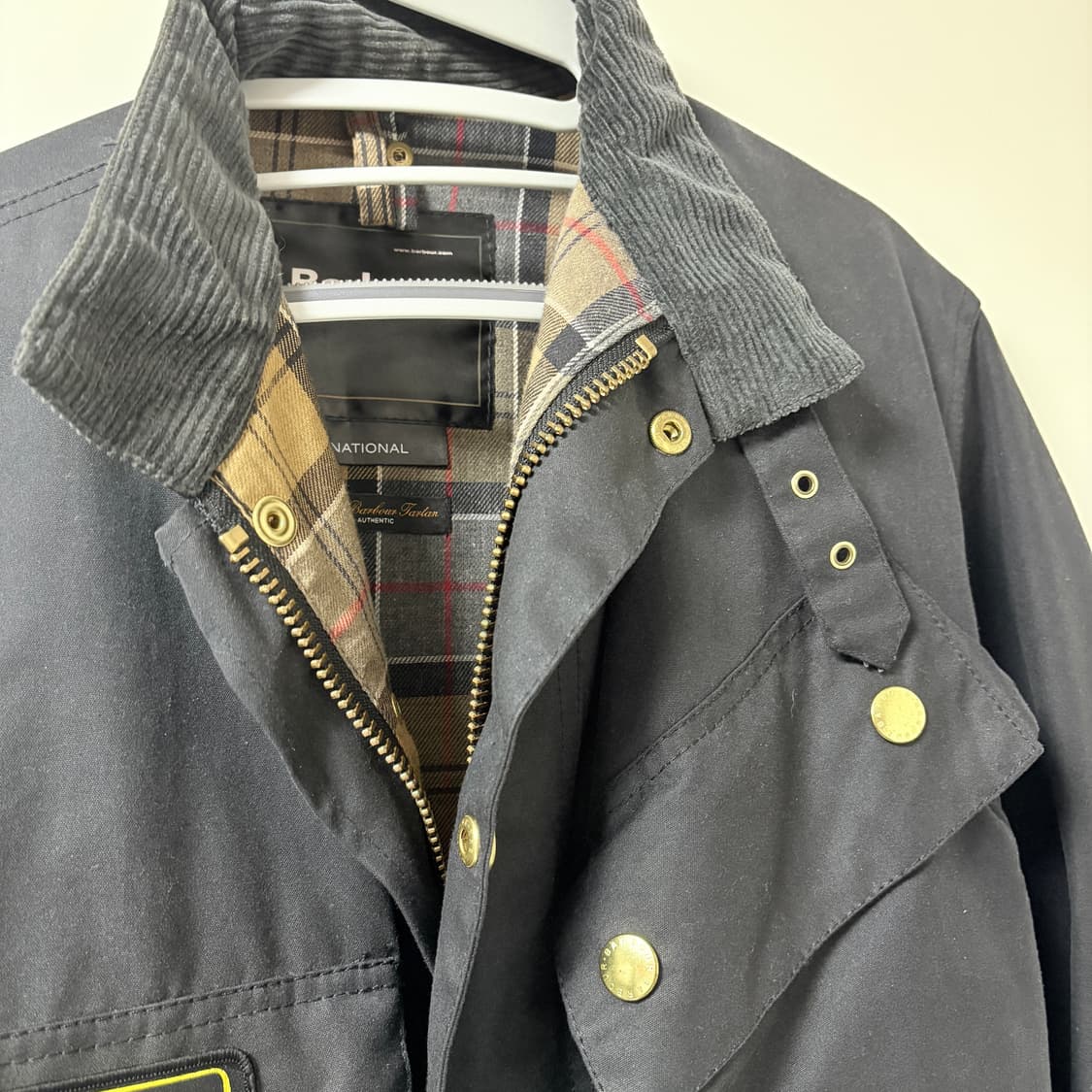 바버 인터네셔널 A7 왁스 자켓 블랙 38 상품이미지3