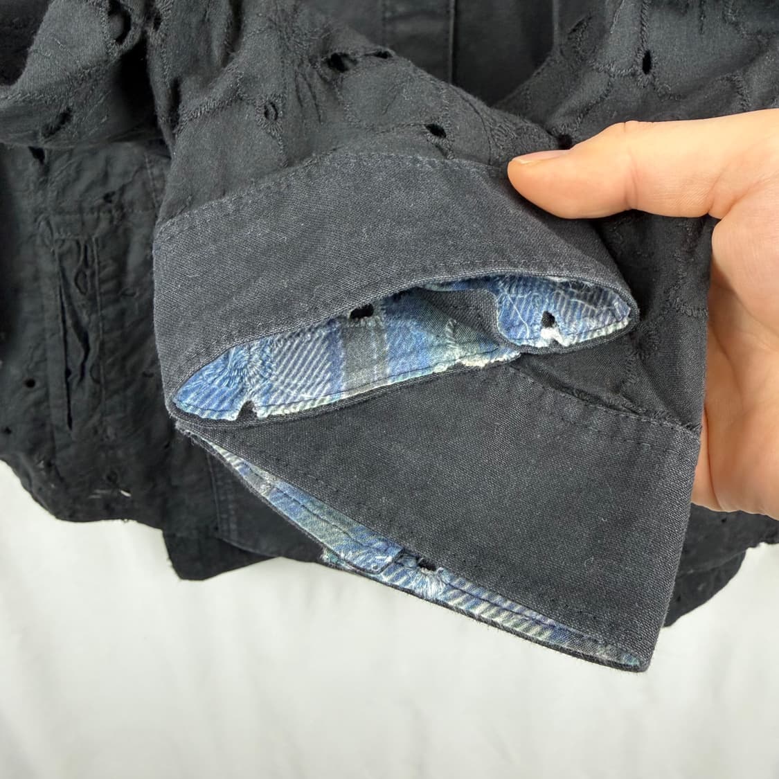 (F) 한섬타임 우먼스 펀칭 셔츠 버튼 자켓 블랙 상품이미지4