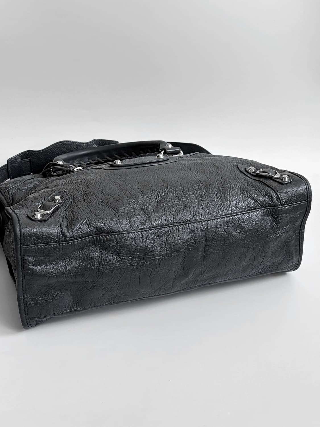 발렌시아가 클래식 시티백 미듐 판매합니다. 상품이미지8