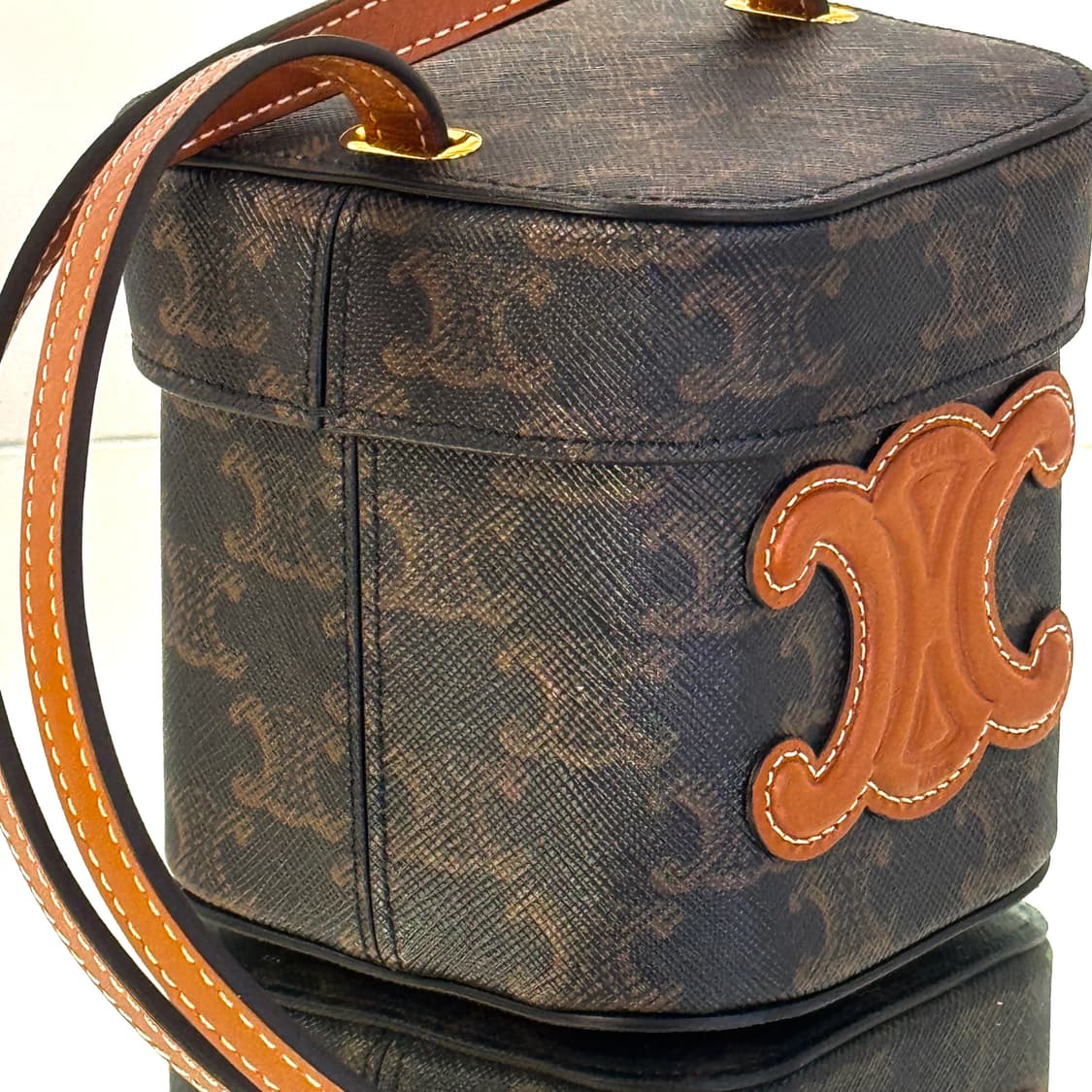 셀린느 트리옹프 퀴르 박스 큐브백  상품이미지2