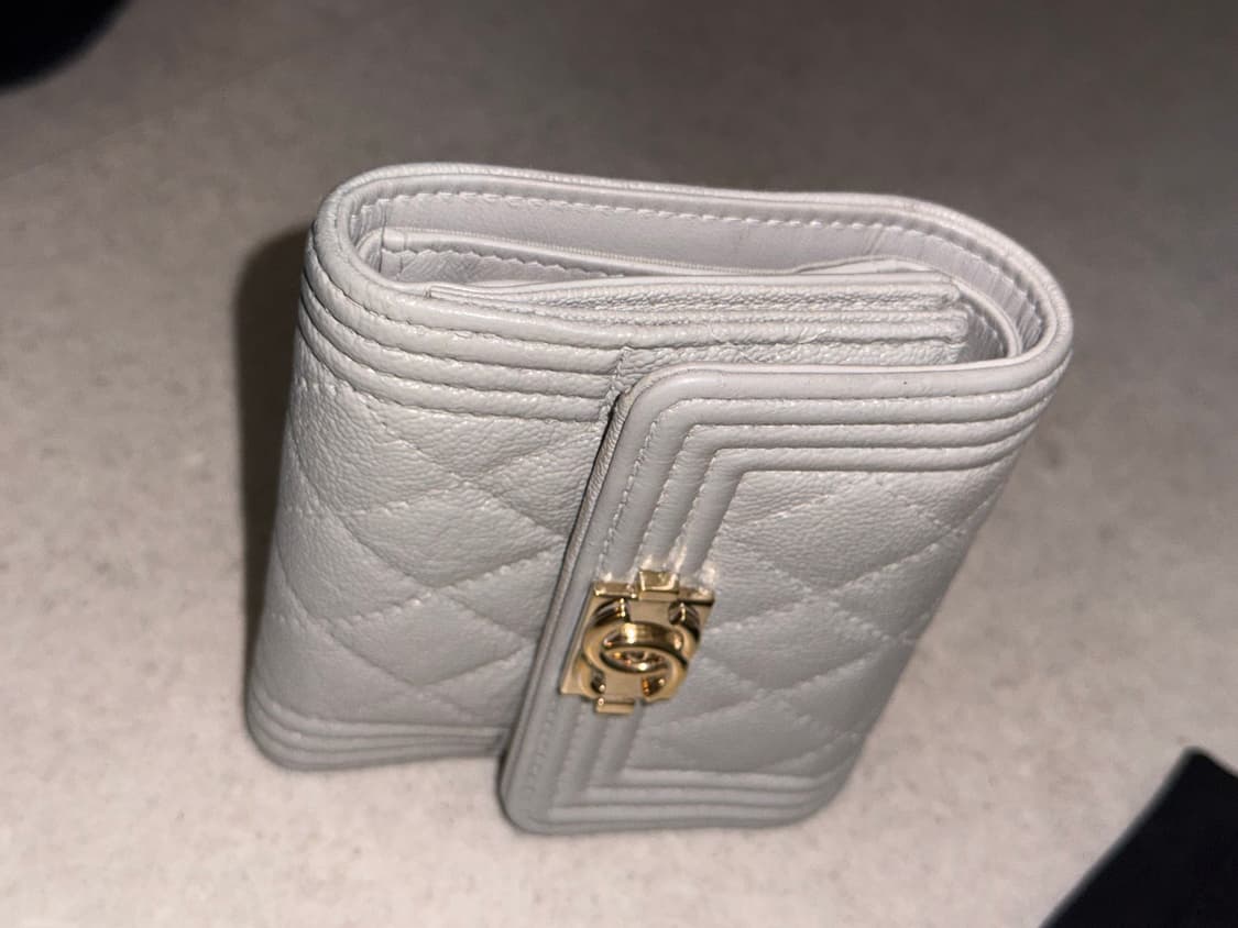 샤넬 보이 반지갑 은장 상품이미지4