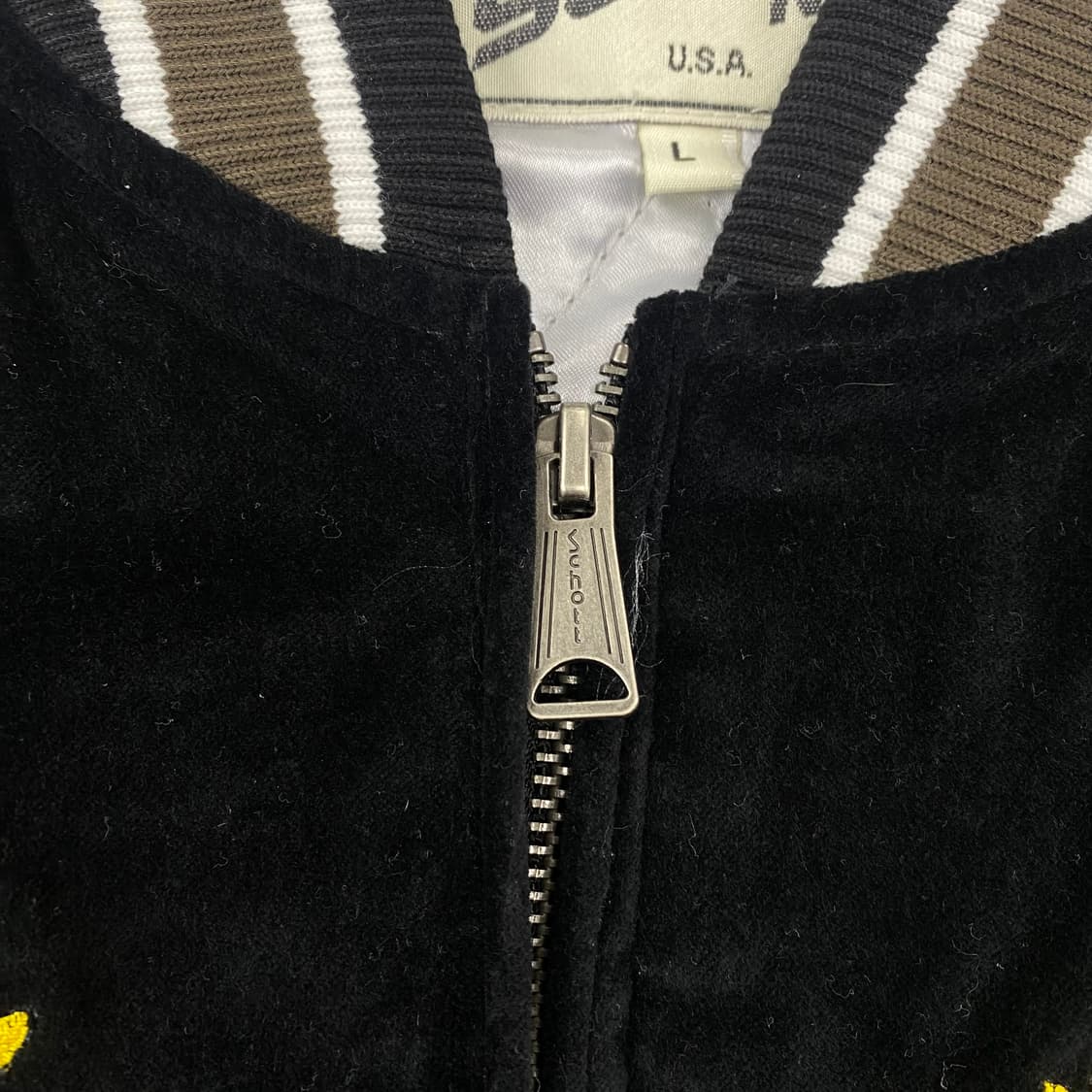 쇼트 자수 벨벳 수베니어 자켓 (100) 상품이미지6