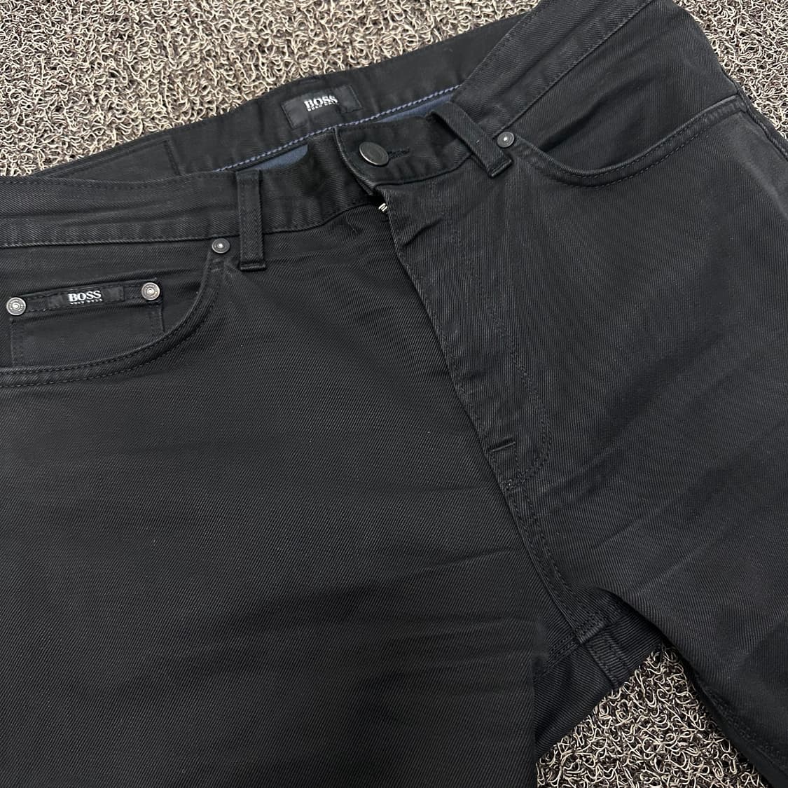 HUGO BOSS 휴고보스 데님 흑청바지 블랙진 레귤러핏 상품이미지3