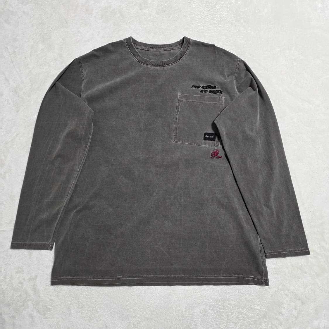 (L)다이클레즈 피그먼트 포켓 자수 티셔츠 상품이미지1