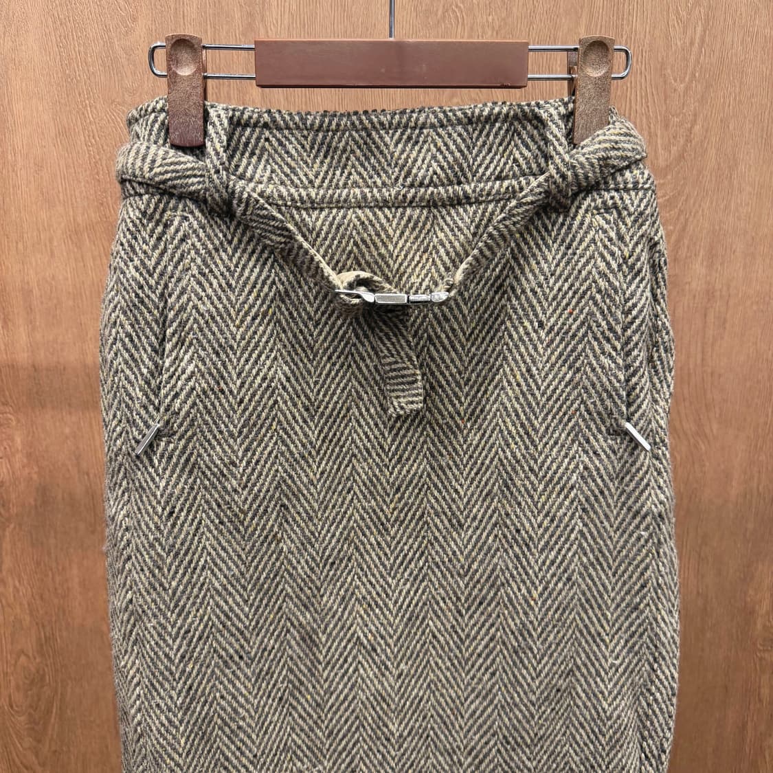 S 막스마라 H라인 미디 울 스커트 헤링본 패턴 메탈 버클 디테일 브라운 상품이미지4