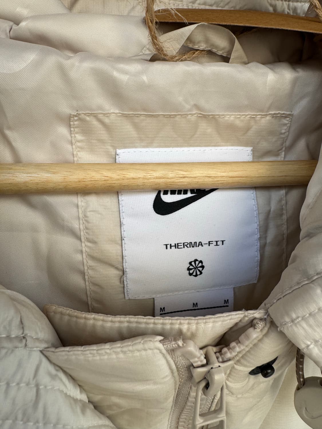 나이키 써마핏 스우시 프리마로프트 푸퍼 후드 크롭 패딩 자켓 M 상품이미지9