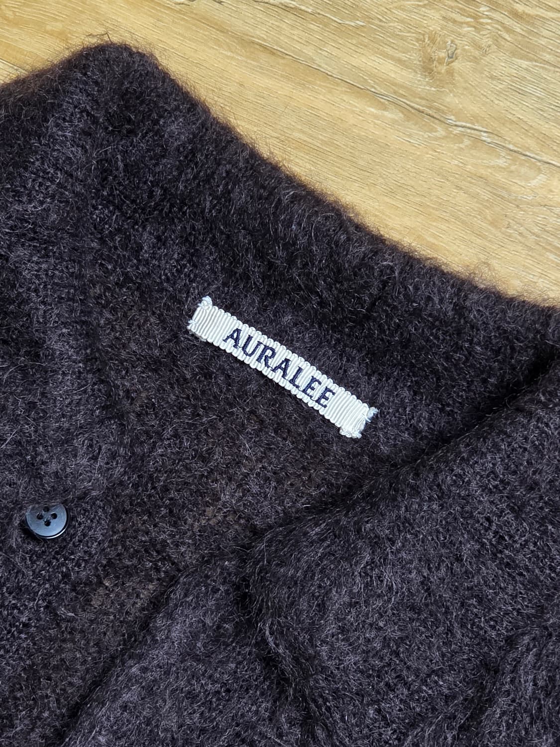 [4] 오라리 브러쉬드 슈퍼 키드 모헤어 니트 폴로 다크 브라운 상품이미지3