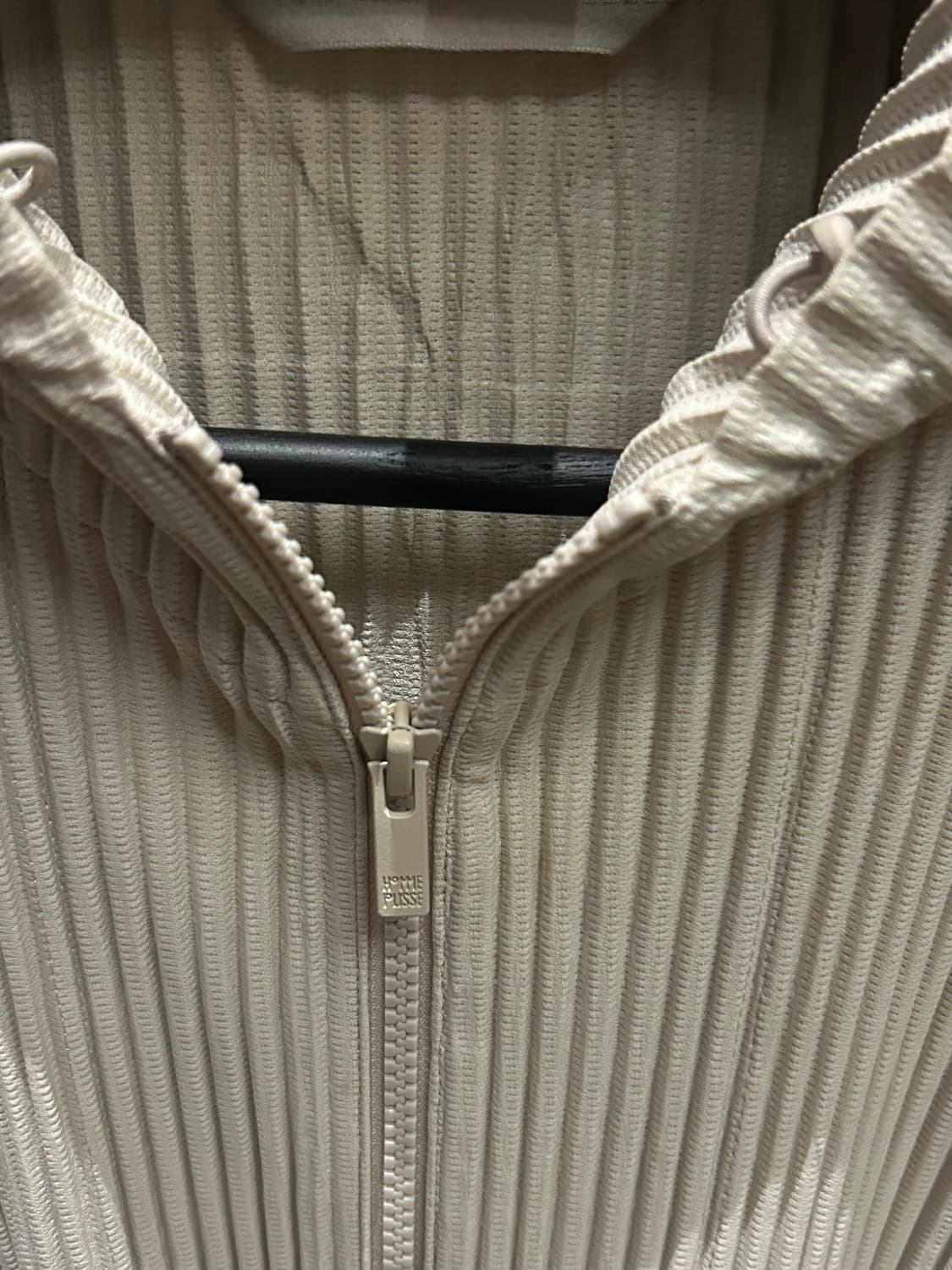 이세이미야케 옴므플리세 후드 집업 아이보리컬러 2사이즈 상품이미지6