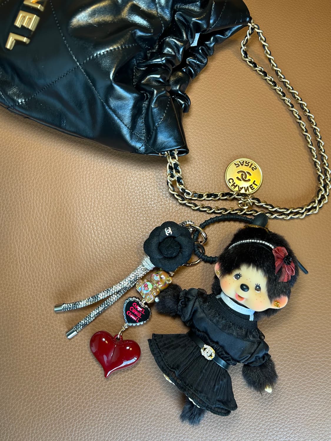 (69) ✨🖤정품몬치치커스텀_올블랙무드 레드하트포인트 상품이미지1