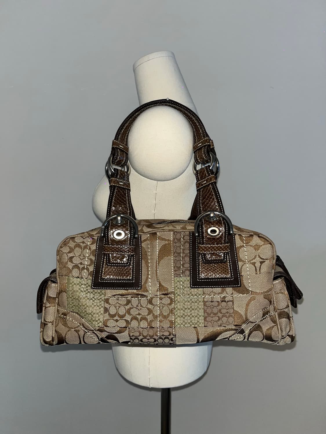 Coach Patchwork Shoulder Bag 상품이미지3
