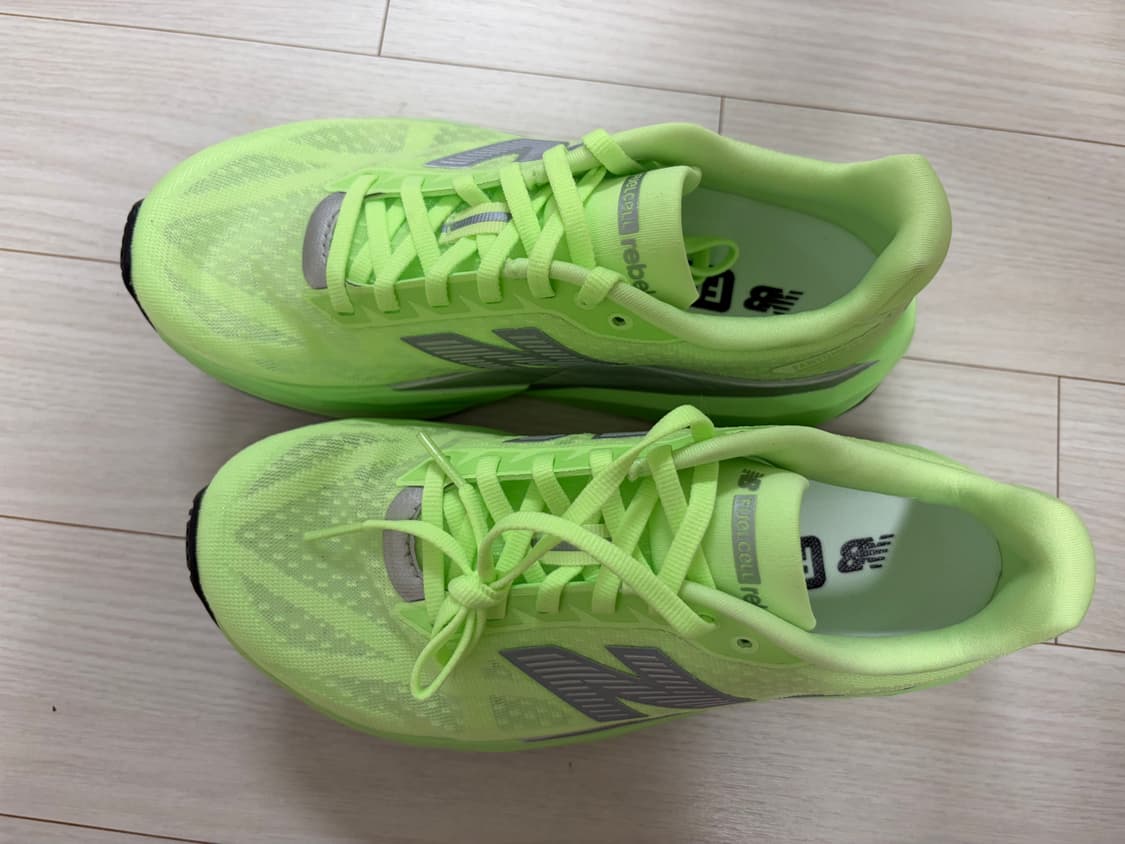 뉴발란스 레벨 볼트 235 러닝화 상품이미지2